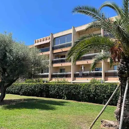 Апартаменты Golfe Juan T2 A 5 Min A Pied Des Plages De Sable *